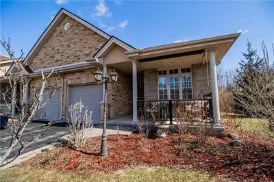 210 WILLOWLANDING Court, Welland, ON L3C 7L8