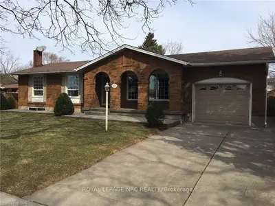 4352 MEADOWVALE DRIVE Drive, Niagara Falls, ON L2E 5W9