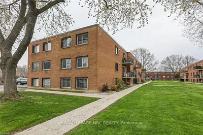 454 CARLTON Street 27, St. Catharines, ON L2M 4X1