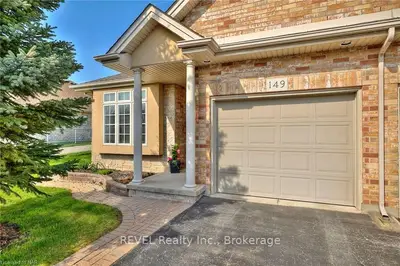 149 WILLOWLANDING Court, Welland, ON L3C 7L8