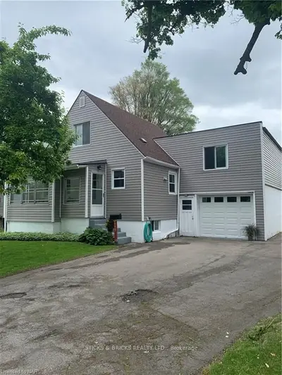 5460 ROYAL MANOR Road, Niagara Falls, ON L2G 1E3