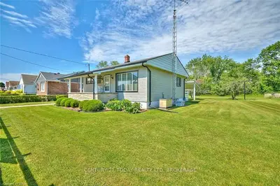 34 PIETZ Avenue, Welland, ON L3C 1Z4