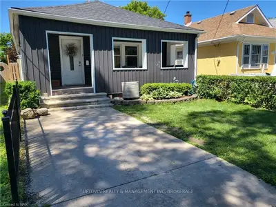 22 CHURCHILL Street, St. Catharines, ON L2S 2P2