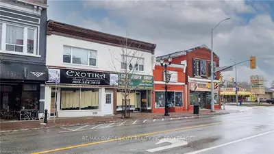 5891-5895 Main Street, Niagara Falls, On L2g 5z7