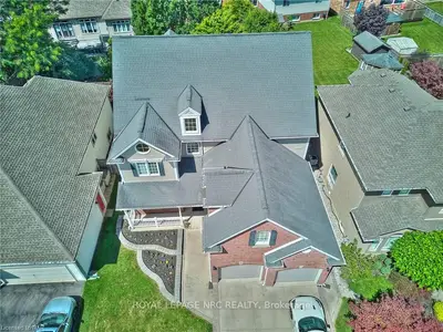 9 FIRST STREET LOUTH Street, St. Catharines, ON L2W 1C7
