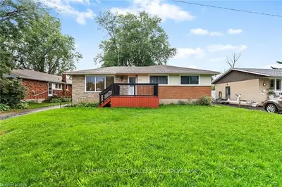 8427 PARKWAY Drive, Niagara Falls, ON L2G 6W8