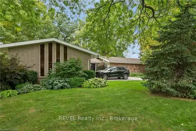 42 MELROSE Drive, Niagara-on-the-Lake, ON L0S 1J0