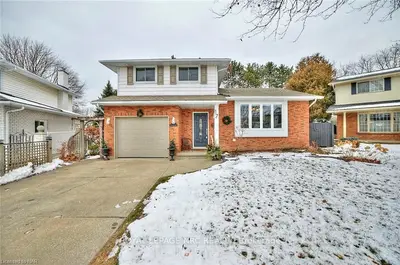 17 PIONEER Court, St. Catharines, ON L2N 7B6