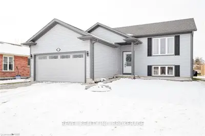 32 APOLLO Drive, Port Colborne, ON L3K 6B3