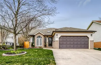 2715 THOMPSON Road, Niagara Falls, ON L2J 4J7
