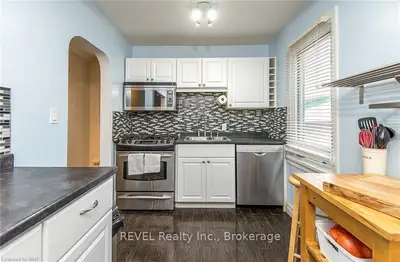 5907 VINE Street, Niagara Falls, ON L2J 1K8