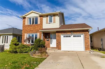 32 EASTWOOD Drive, Welland, ON L3C 6W4