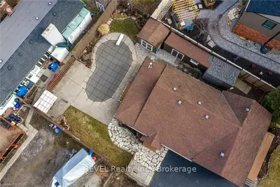 712 Lakeshore Road, Fort Erie, On L2a 1c2