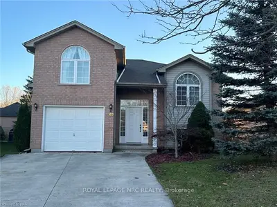 63 Jackson Court E, Welland, ON L3C 7G4