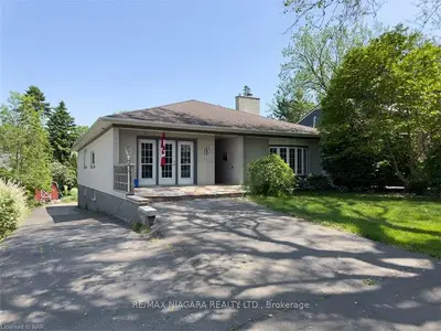 15 Cedar Street, Port Colborne, On L3k 2t8