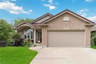 8427 Mcgarry Street, Niagara Falls, On L2h 3l5