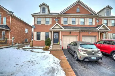 27 Niagara On The Green Blvd Boulevard, Niagara-on-the-lake, On L0s 1j0
