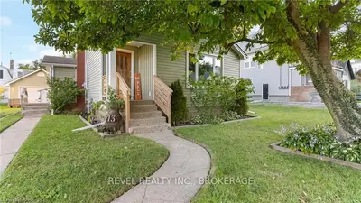 Detached in Fort Erie