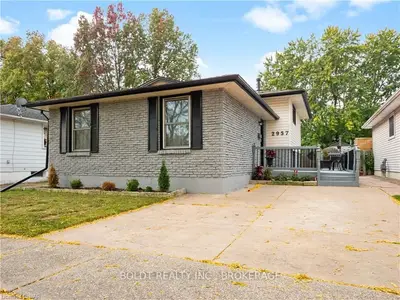 2957 Loyalist Avenue, Niagara Falls, On L2j 3k8