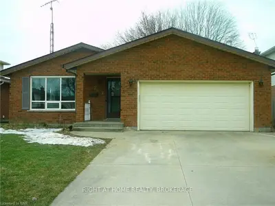 7822 Trackview Street, Niagara Falls, On L2h 2v6
