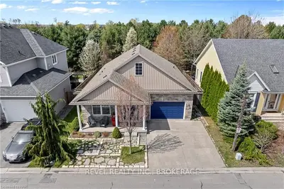 60 Pinot Trail, Niagara-on-the-lake, On L0s 1j0