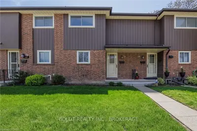 64 FORSTER Street 15, St. Catharines, ON L2N 6T5