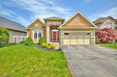 33 Raiana Drive, Niagara-on-the-lake, On L0s 1j0