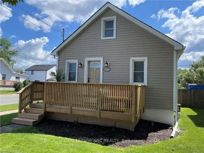 154 Scholfield Avenue S, Welland, On L3b 1n7