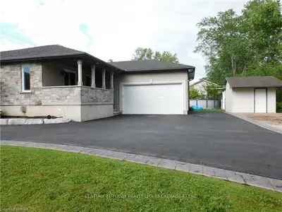 504 Albany Street, Fort Erie, On L2a 1l8