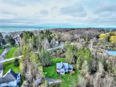 902 Lakeshore Road E, Port Colborne, On L3k 5v3