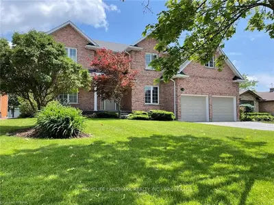 7751 Southwood Drive, Niagara Falls, On L2h 2x1