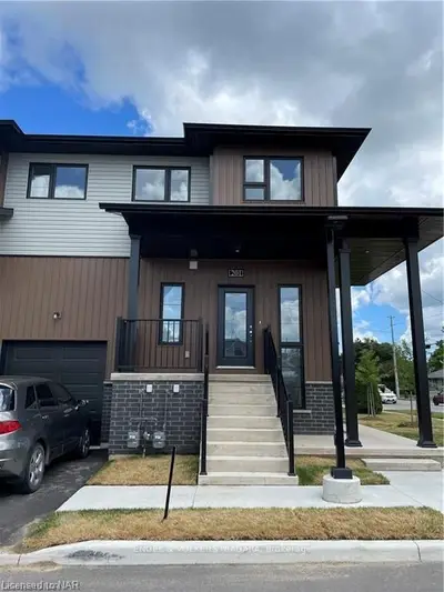 6591 Montrose Road 201, Niagara Falls, On L2h 1m3