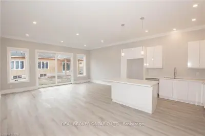 1060 Hansler Road, Welland, On L3c 7h7