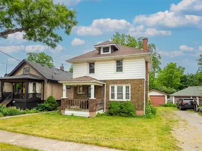 132 Delhi Street, Port Colborne, On L3k 3k9