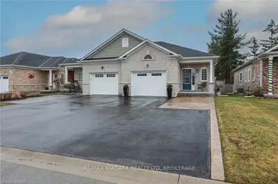 1049 Meadowood Street, Fort Erie, On L2a 0b9