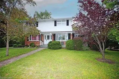 826 Parkdale Avenue, Fort Erie, On L2a 5b6