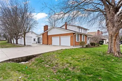 35 Lindbergh Drive, Fort Erie, On L2a 2z6