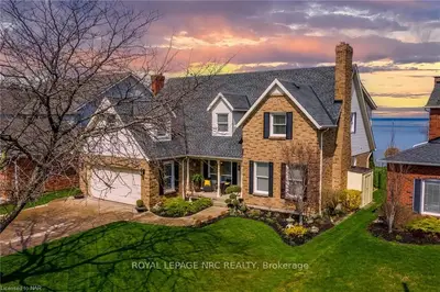 9 Evangelista Court, St. Catharines, On L2n 7c3