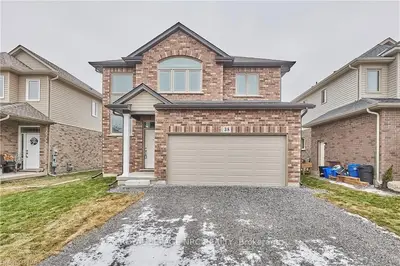 38 LAURENT Avenue, Welland, ON L3B 1A5