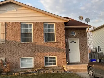 34 Woodland Drive, Welland, ON L3C 7C9