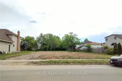 7944 WOODBINE - PART 2 Street, Niagara Falls, ON L2H 1C6