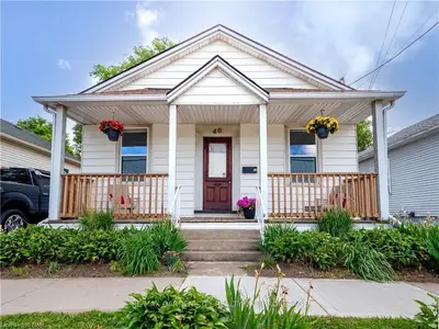 40 WOODLAND Avenue, St. Catharines, ON L2R 5A2