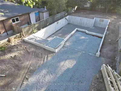 8 DIXIE Avenue, Niagara-on-the-Lake, ON L0S 1J0