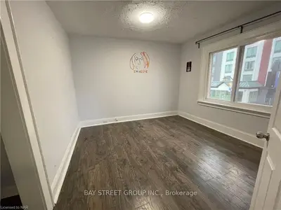 5077 CENTRE STREET Street 1, Niagara Falls, ON L2G 3N8