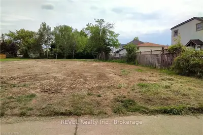 7944 WOODBINE - PART 1 Street, Niagara Falls, ON L2H 1C6