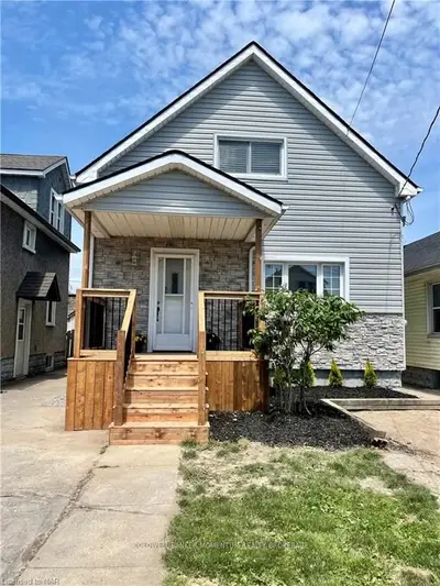 52 COZY Street, Welland, ON L3B 4H1