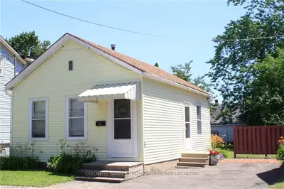 26 WOODLAND Avenue, St. Catharines, ON L2R 5A2