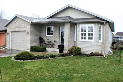 40 ROCHELLE Crescent, Fort Erie, ON L0S 1N0