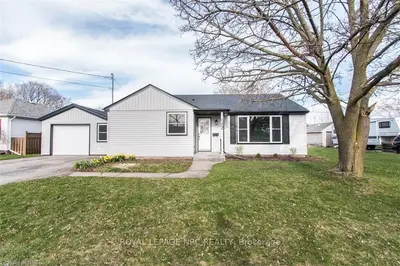 112 Oakwood Street, Port Colborne, ON L3K 5G3