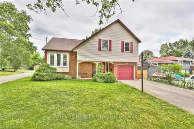 2740 PORTAGE Road, Niagara Falls, ON L2J 2J3